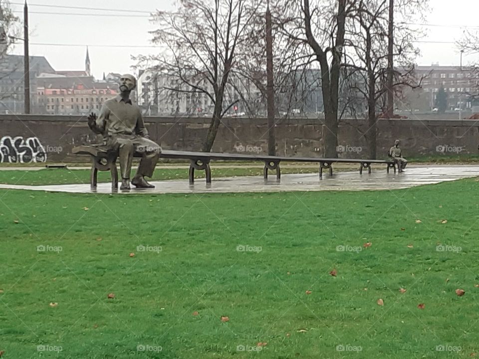 Памятник поэту и политику "Два Райниса". Рига