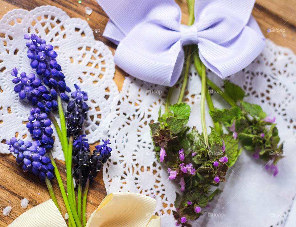 spring flowers wood background