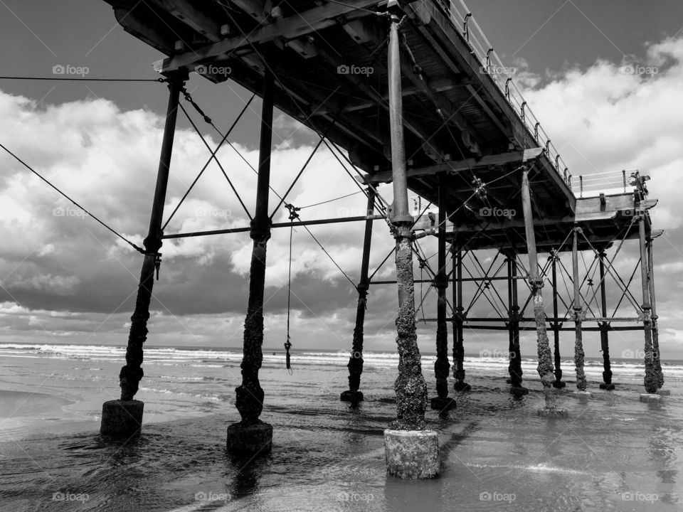 B&W ... under the pier ... Saltburn 