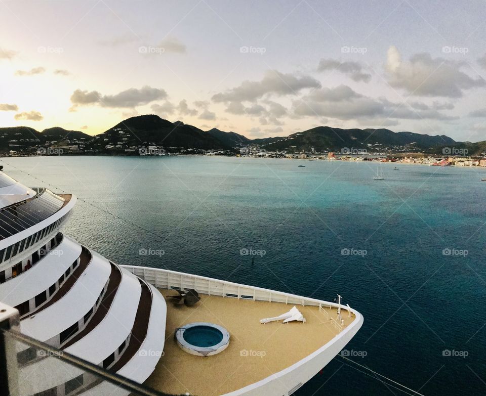 Gorgeous photos from Royal Caribbean cruise ship Oasis of the Seas cruising along!