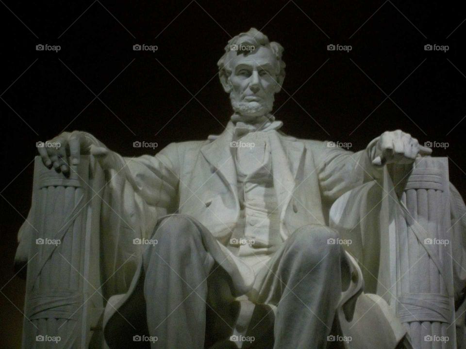 Lincoln Memorial. Washi gton, DC at night