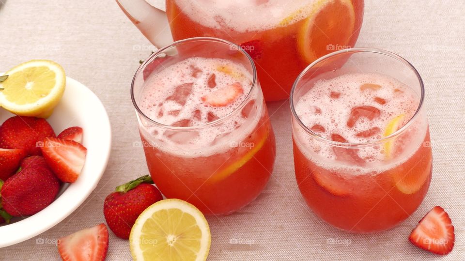 Fresh homemade strawberry lemonade