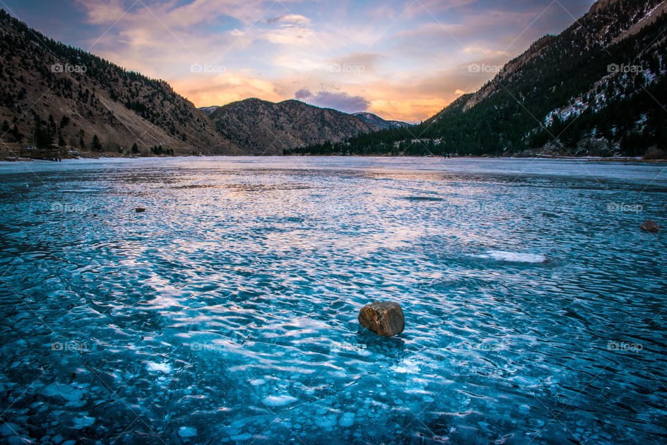 Scenic view of idyllic lake