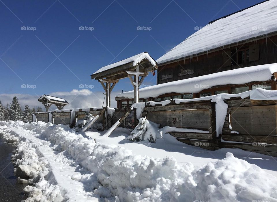 Sun coming back after snowfall 