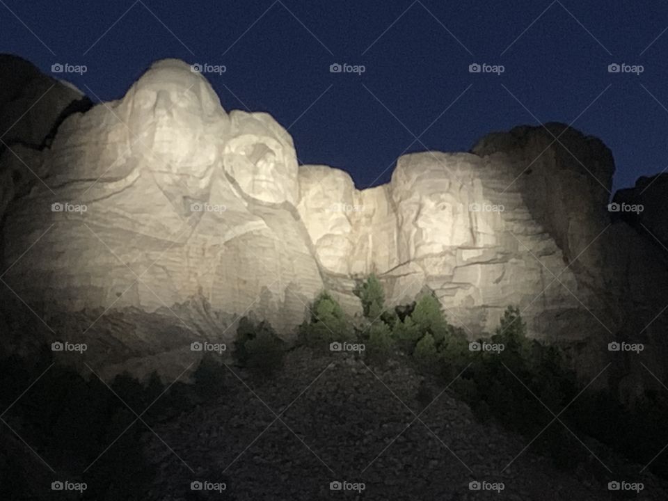 Mount Rushmore lighting