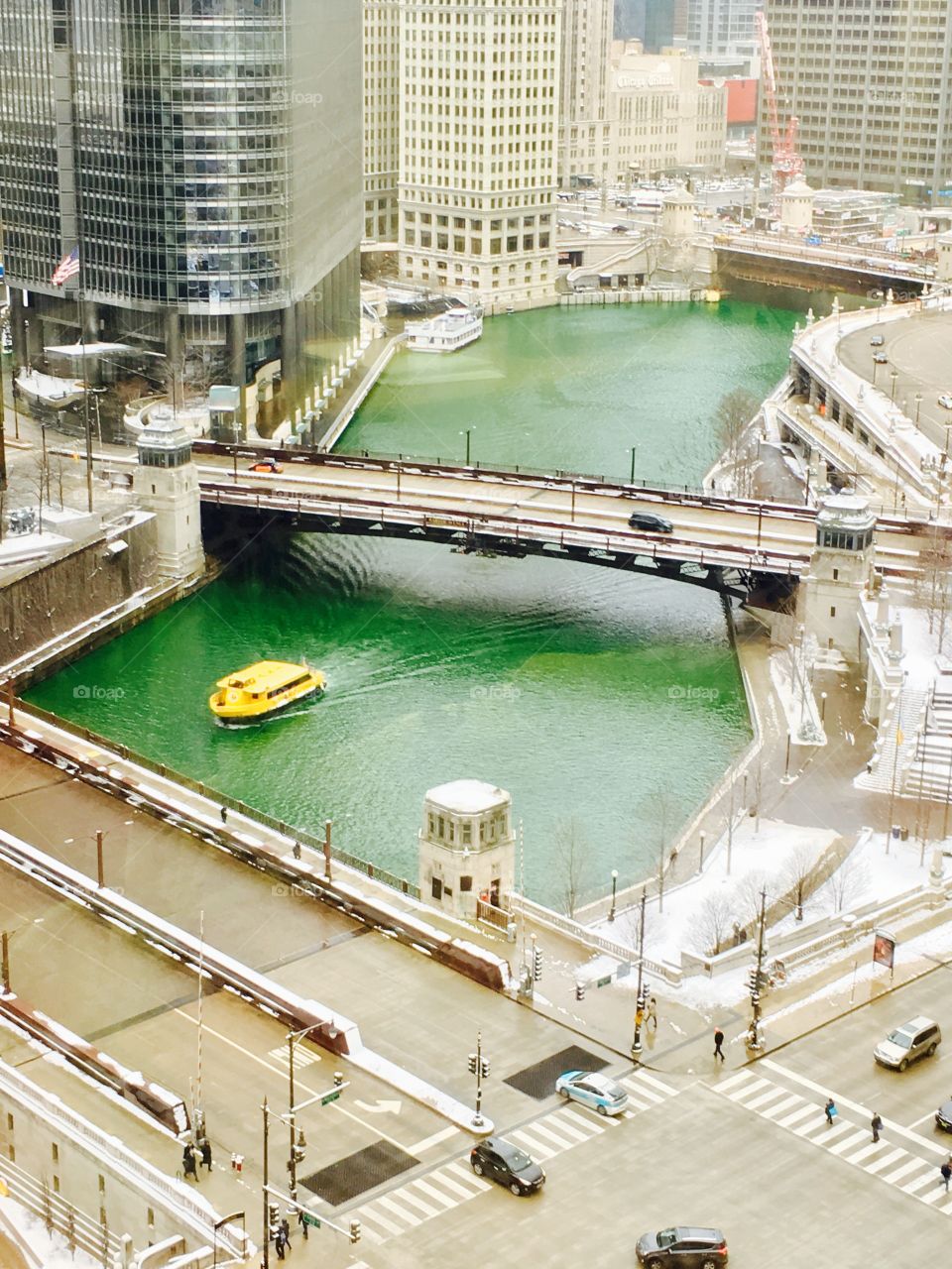 St. Patrick's green Chicago river 