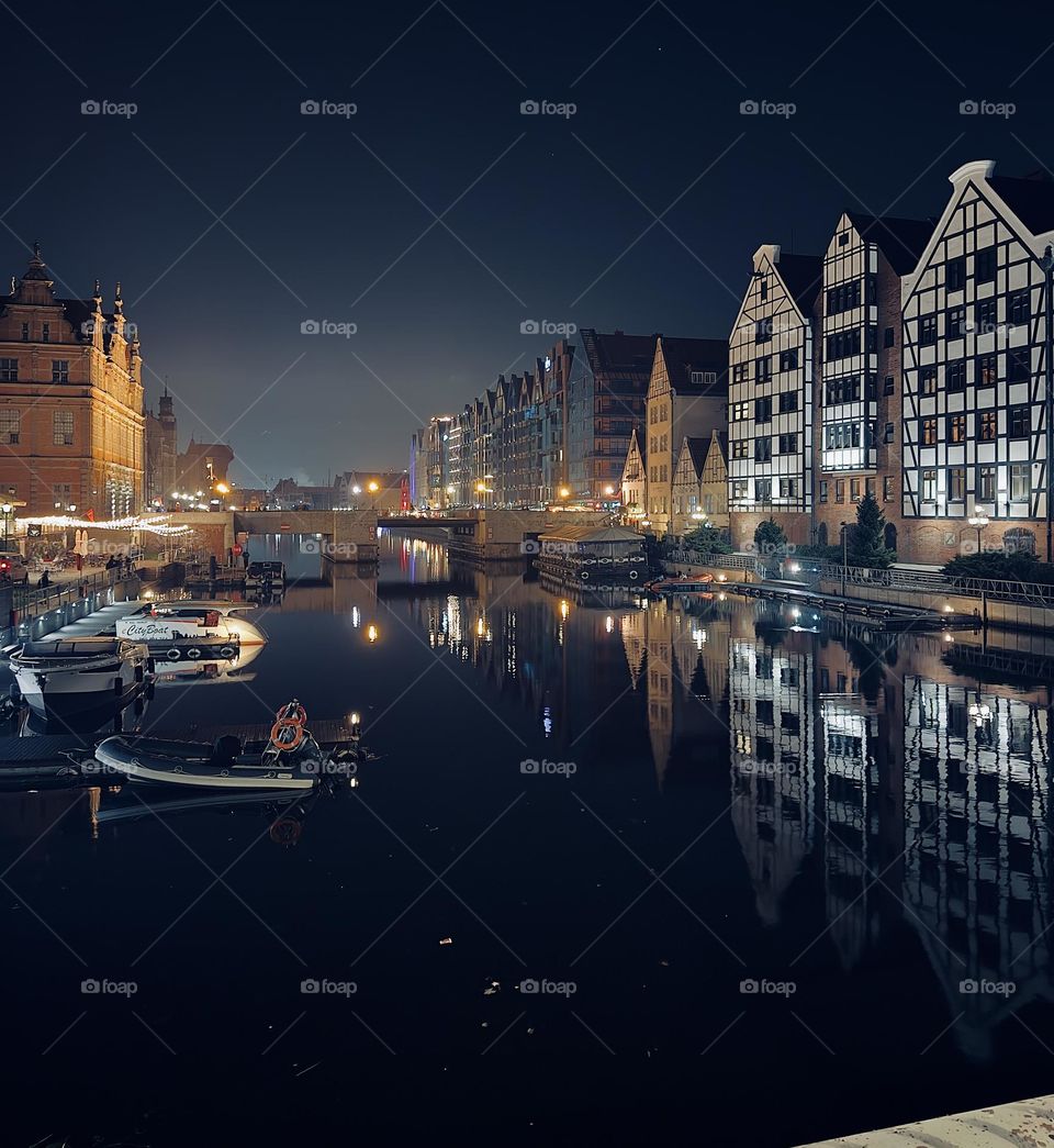 Charming evening lights 🌃