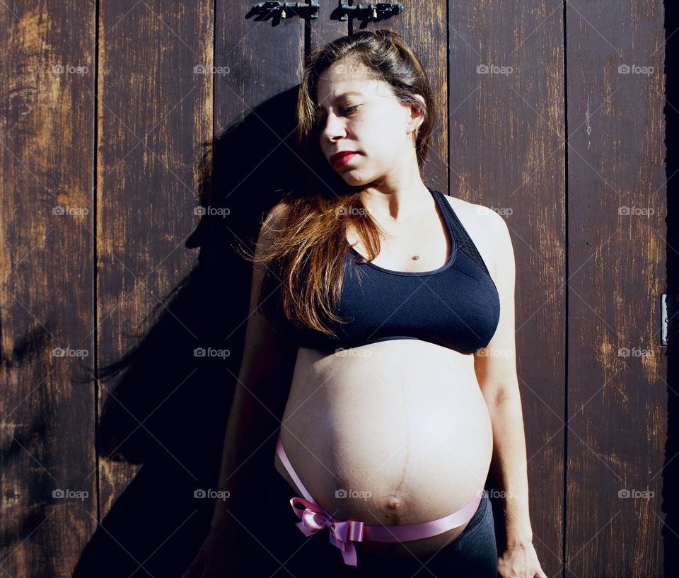 Pregnant woman photography.