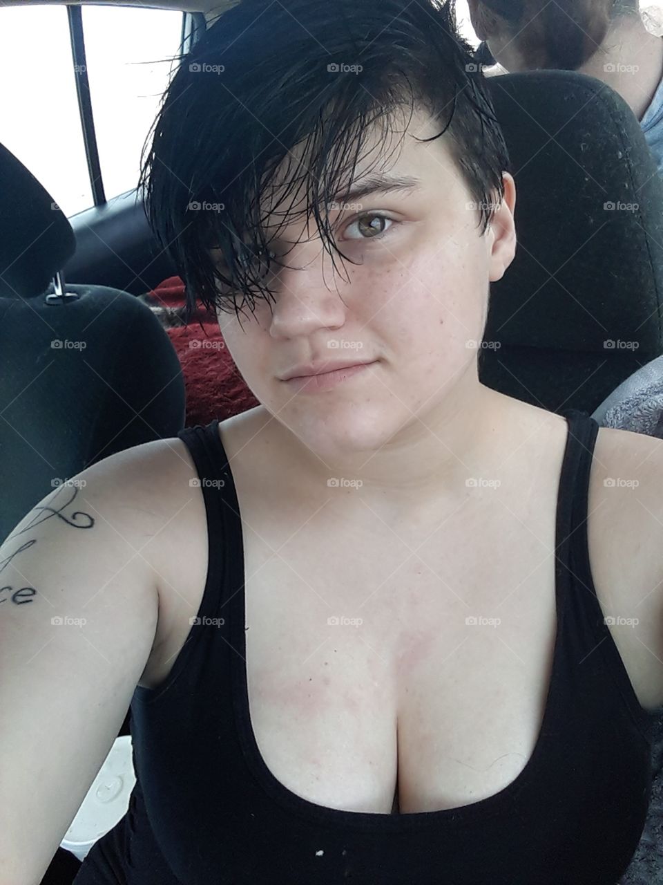 this is a picture of the other side of my face on the same day at the beach. I think I look very nice in this photo as well.