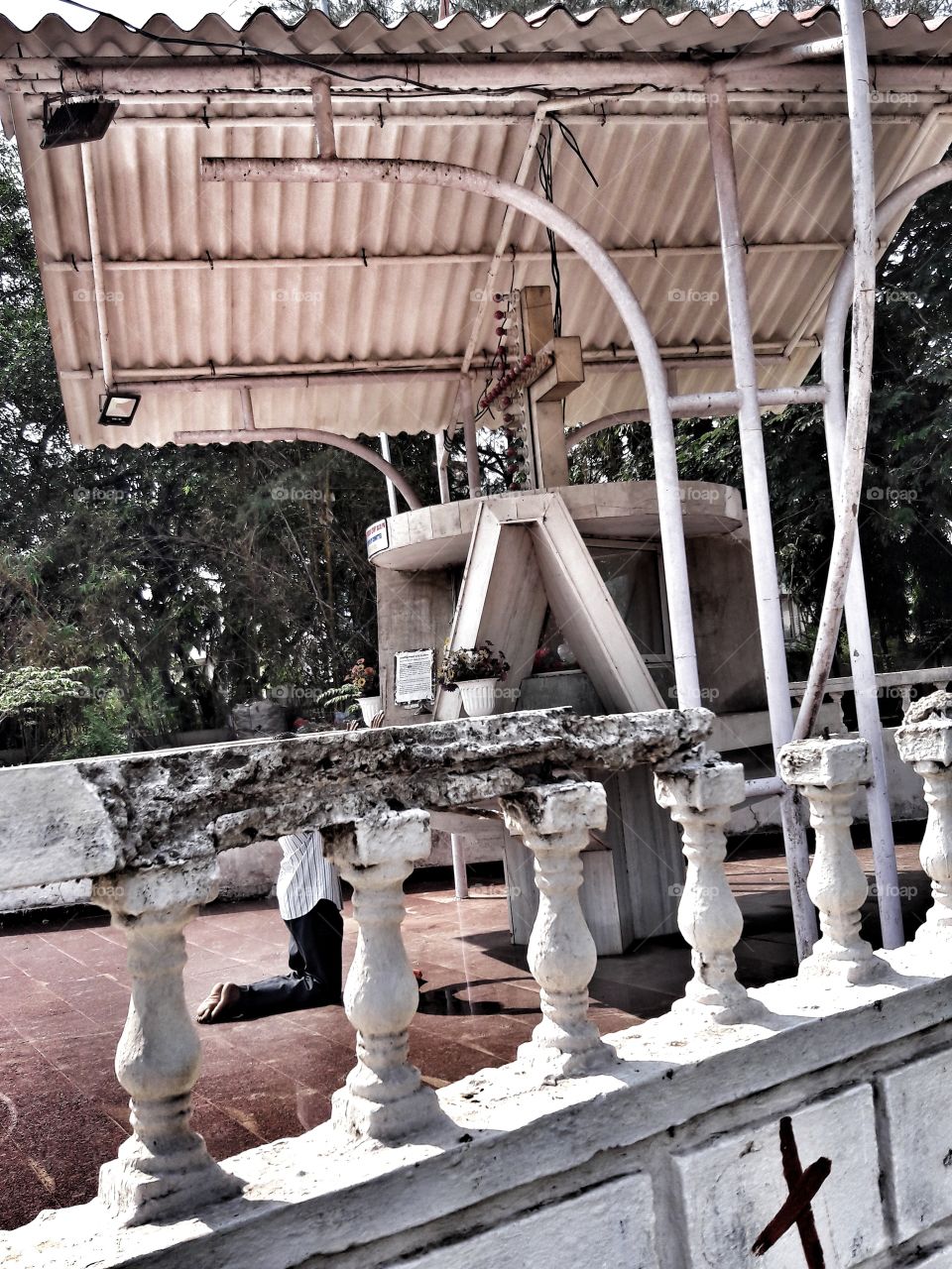 wires broken wall posters praying