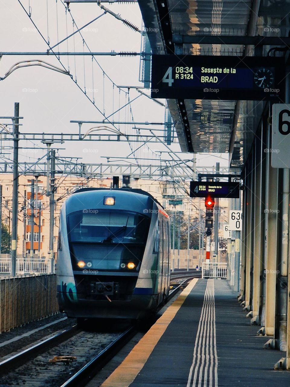 train at the station in Arad