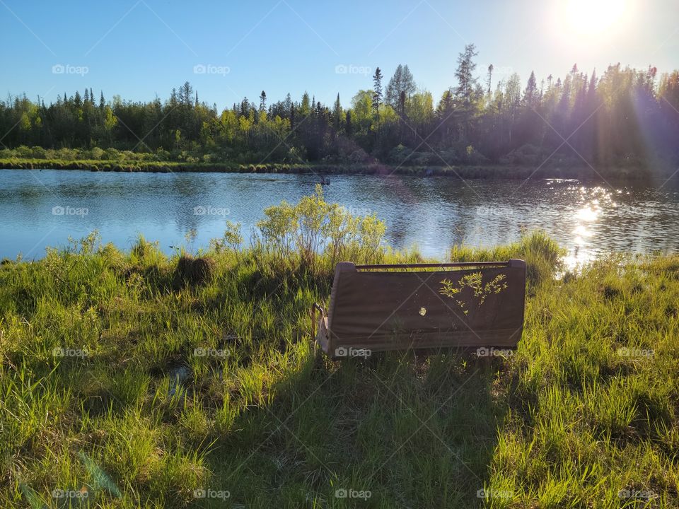 Lakeside seating for 2