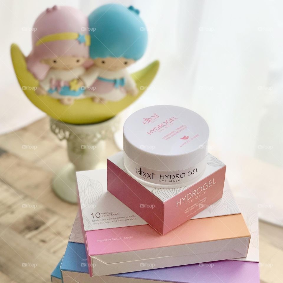Elixxi beauty drink, hydrogel eye mask, face mask for self love and self care regime 