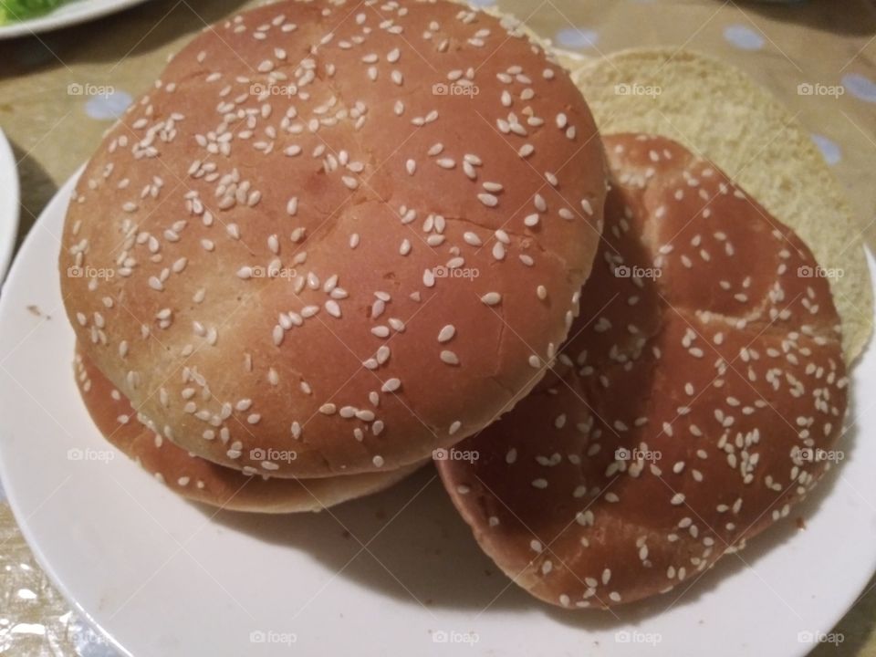 Sesame bread bun