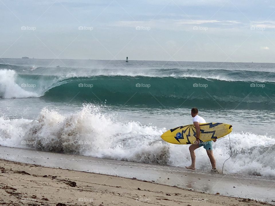 Surfing Palm Beach 