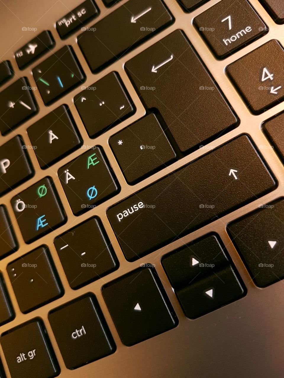 keyboard office pause community