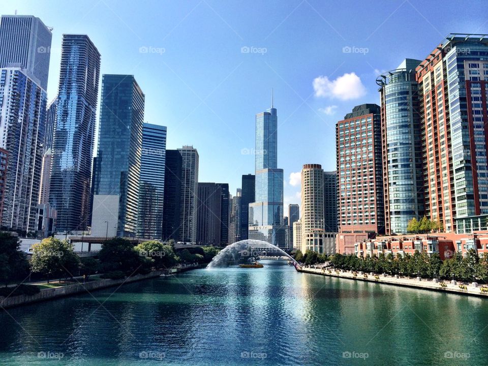 Chicago River and Trump Tower 
