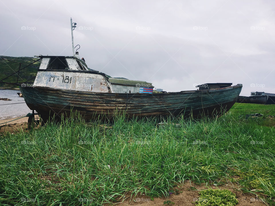 Abandoned ship 