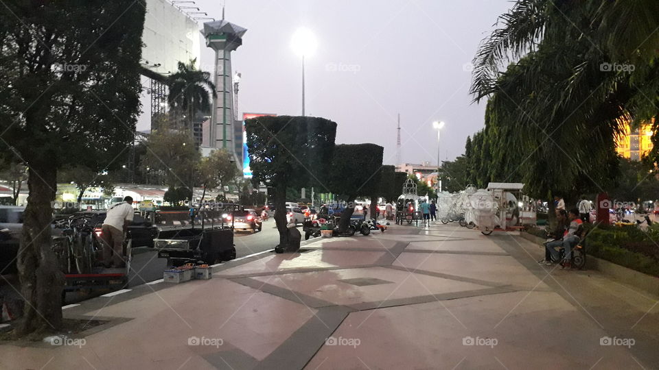 SIMPANG LIMA OR INTERSECTION FIVE :
A business district and open space for public in Semarang, Indonesia