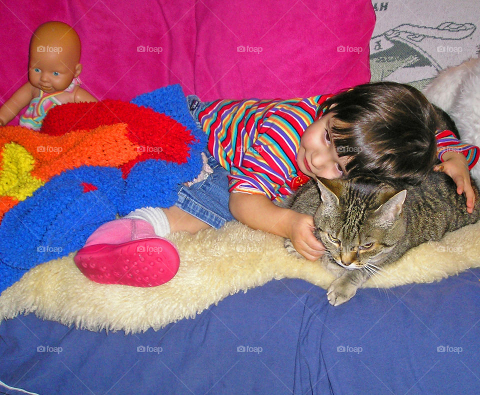 Winter rarely comes to the Pacific Coast but when it’s cold and dark outside all we want to do is hibernate! My daughter’s favourite inside activity was watching some cartoons cuddled with her favourite cat, blankies and dolls in close reach.