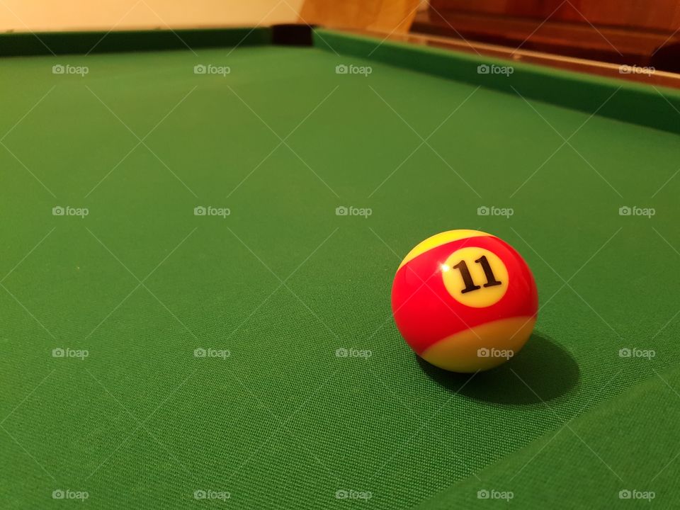 11 billiard-ball (red)