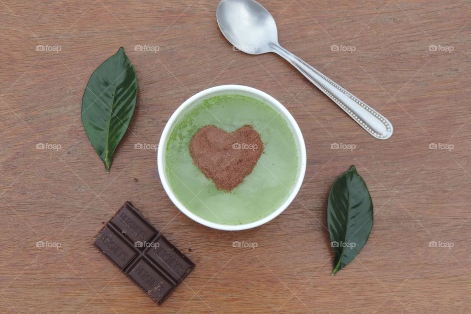 Kale ice cream with chocolate: Perfect refreshment and sweetness! 💚