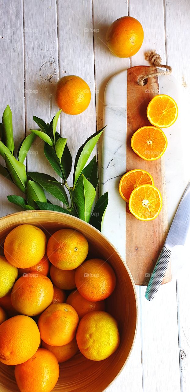 oranges in the bowl