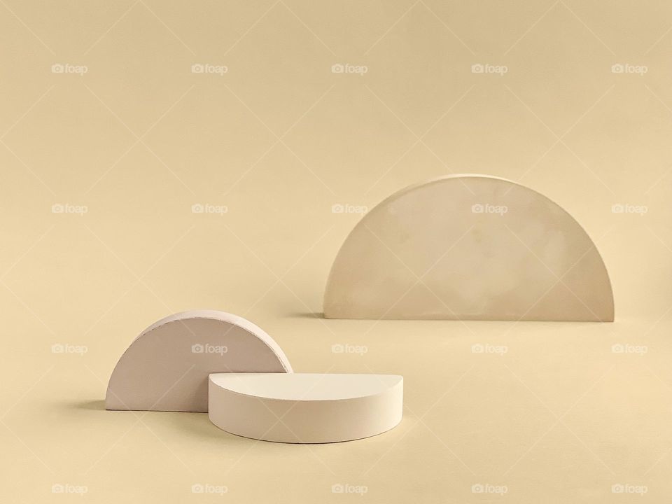 Concrete podium, geometric, half circle, beige