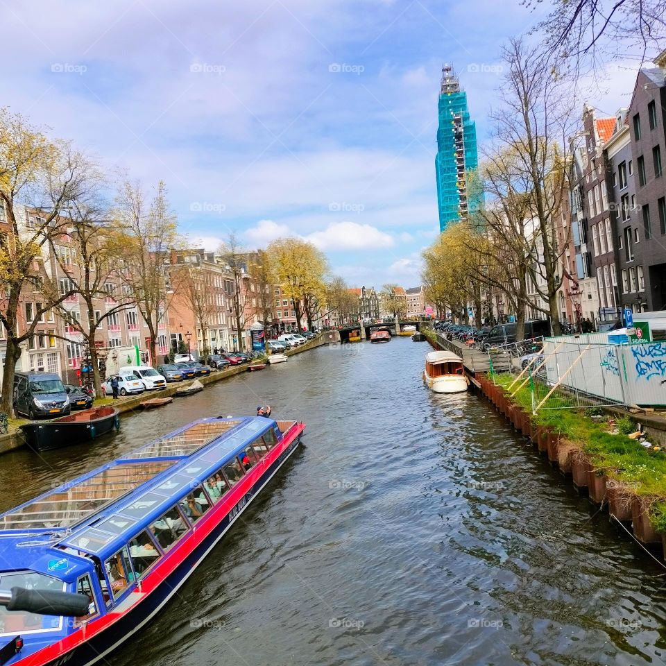 Deutsche People Use Waterways for Daily commute