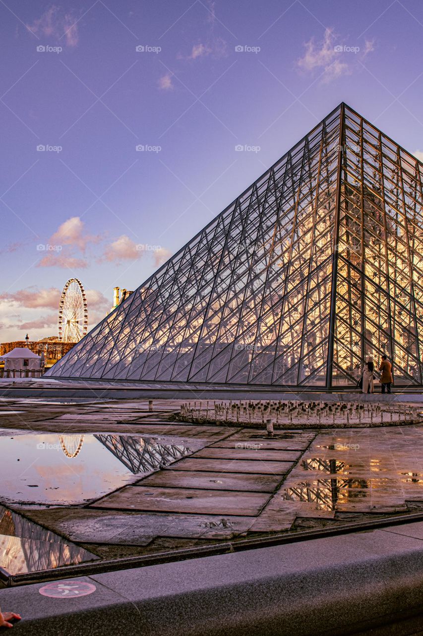 Pyramide du Louvre