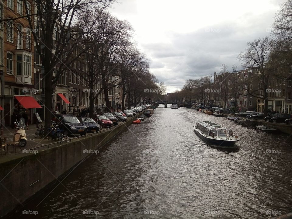 Romantic Delft. Delft and it's canals bring out the romance in you.I fell in love the instant I landed in Delft