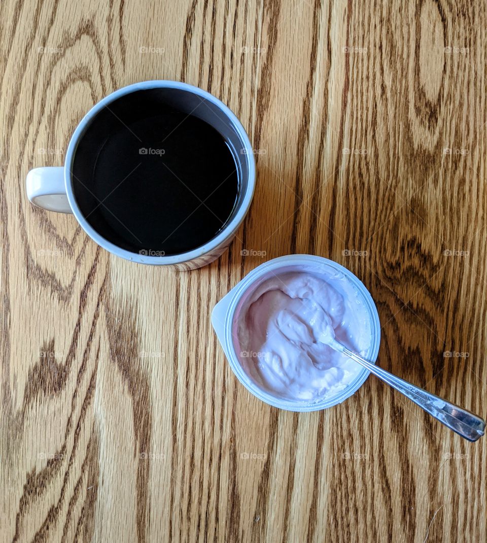 Break fast coffee and yogurt
