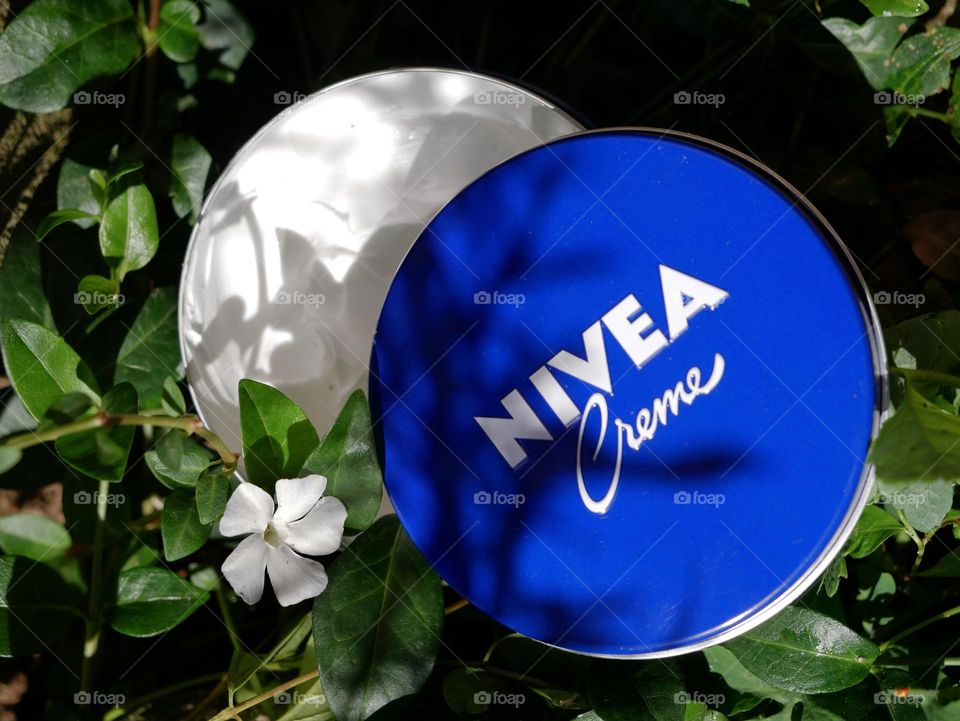 blue Nivea box