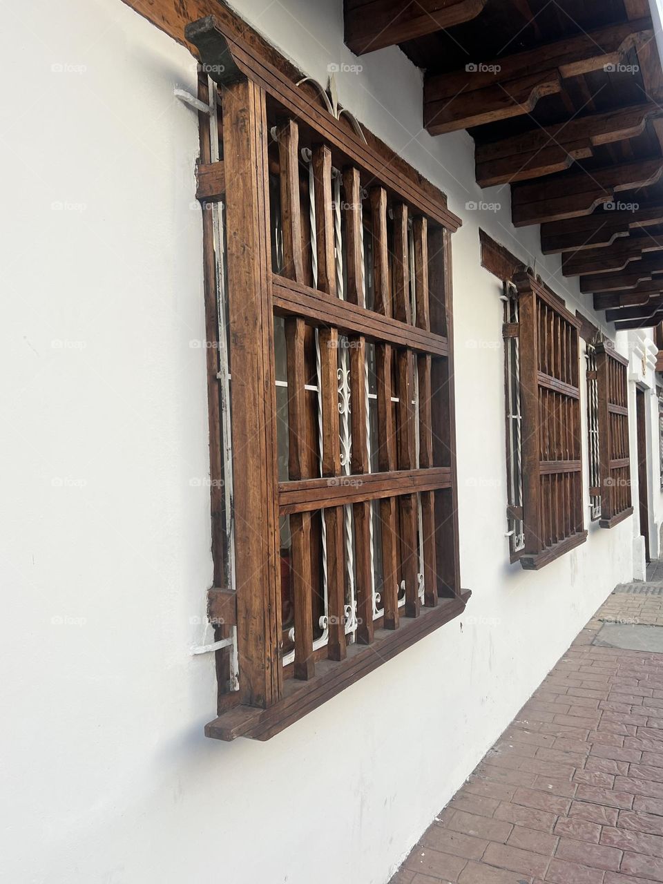 Colonial window frames