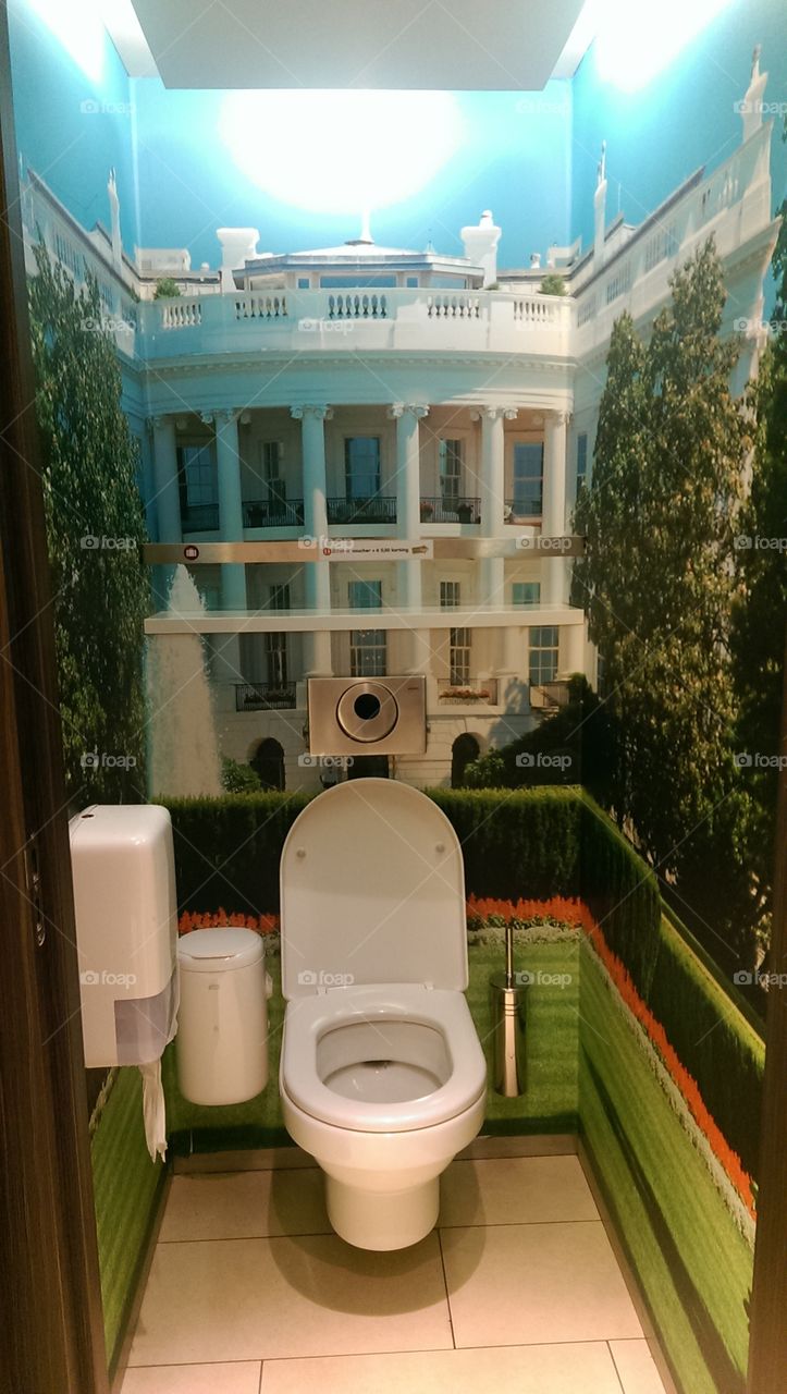 gas station toilet. royal Seat at a gas station. the White house