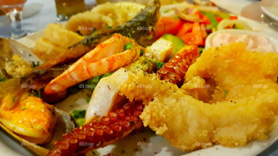 sea food platter frute de mare