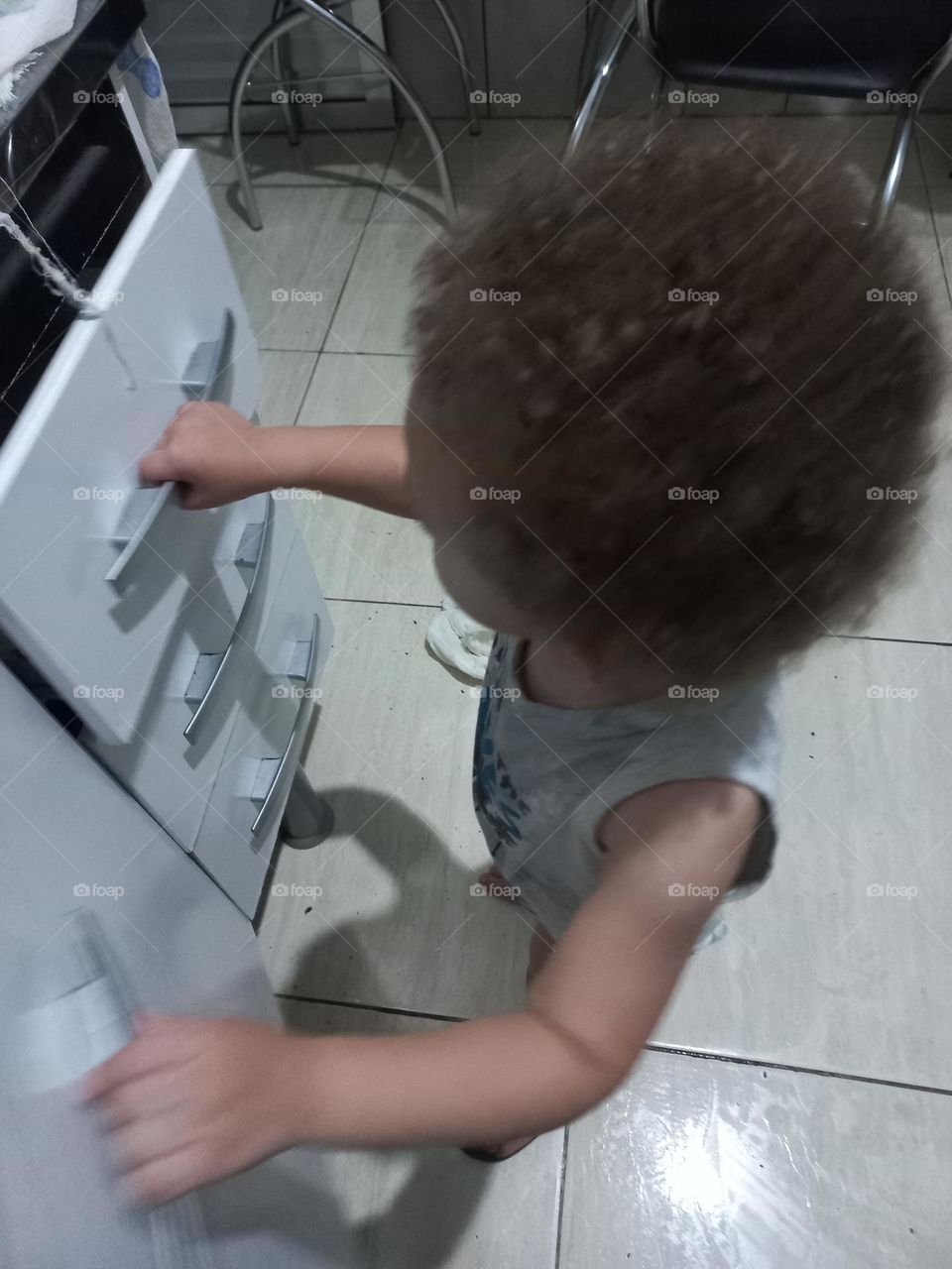 Como dizer não a um bebê de 1 ano? Devido à rotina das famílias, muitas vezes , é mais fácil só falar o "não", do que parar, respirar fundo e conversar com a criança, prezando pelo equilíbrio emocional