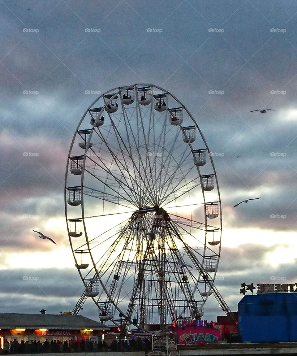 Ferris wheel on central pier