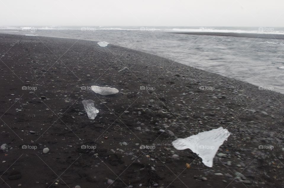 Ice bergs on the beach 