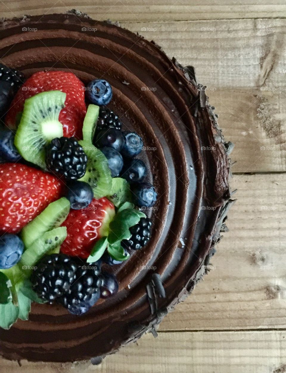 Cake and berries 