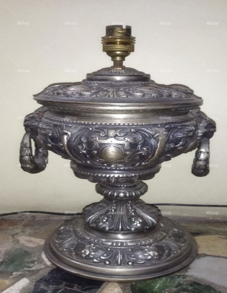 An invaluable masterpiece that is very expensive, and it is a very beautiful silver-plated bronze French lampshade for collectors of precious antiques