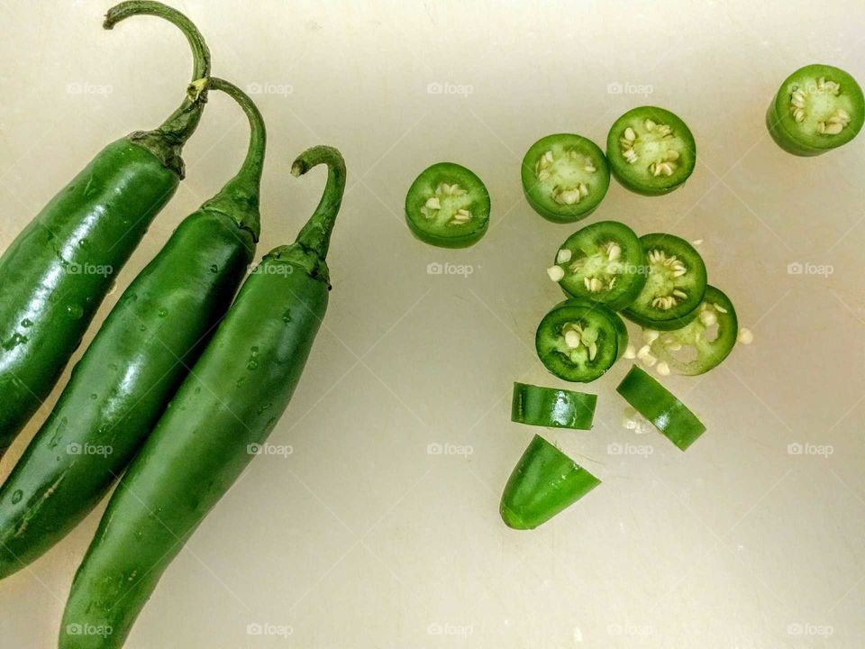 green hot peppers