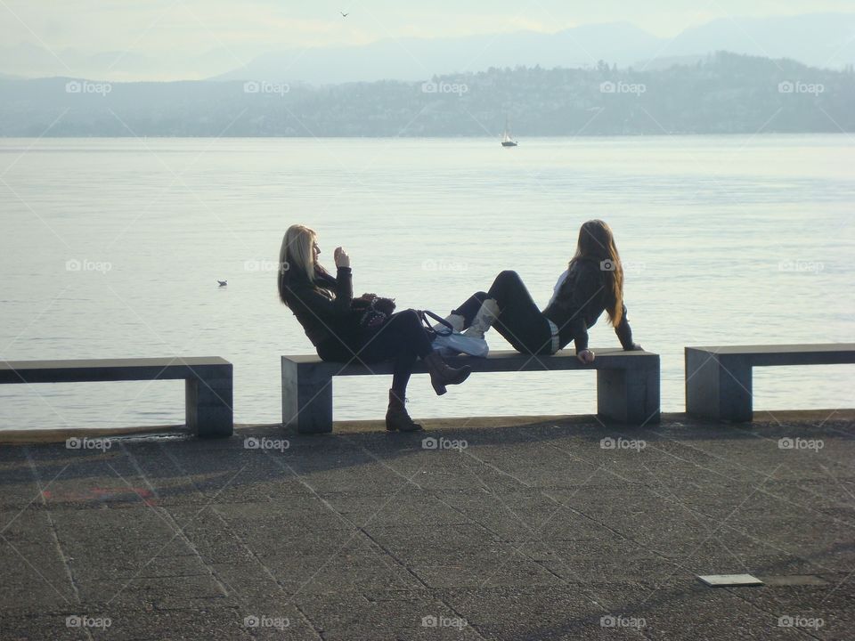Friends, Symmetry, Zurich, Selfie, Lake . Two friends by the lake in Zurich 