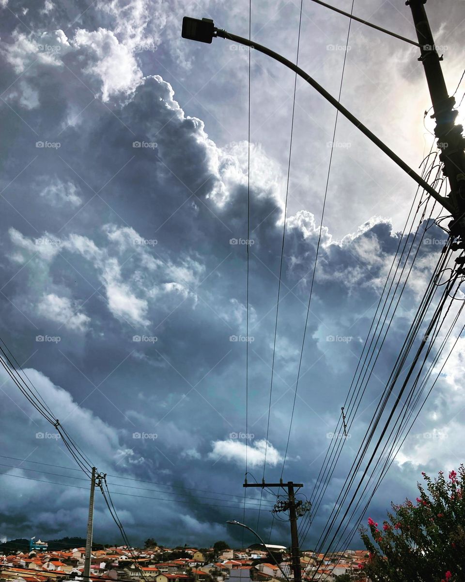 Acho que vai chover…
Se vier chuva, que venha mansa!
📸
#FOTOGRAFIAéNOSSOhobby
#rain #nuvens #clouds #BragançaPaulista