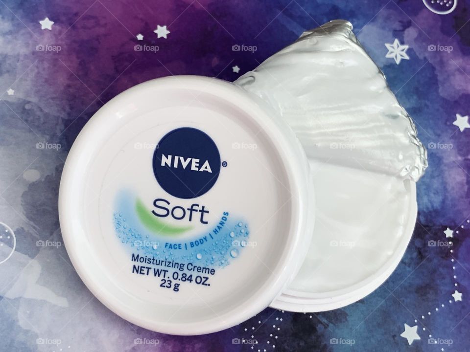 Nivea soft moisturizing creme