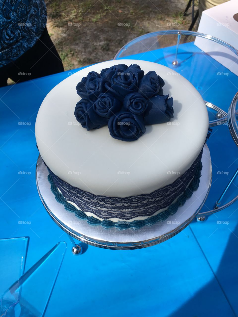 Beautiful wedding cake, delicious by the way.