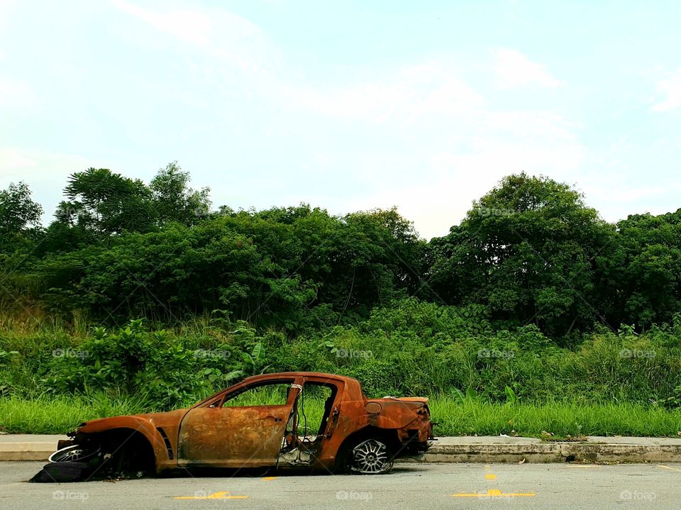 Abandon car from side window