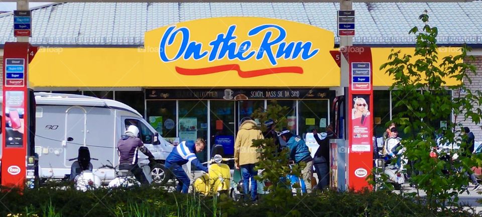 “On the Run” is a popular fast food franchise, restaurant, lounge and day café in rural “Bavaria”, Germany. 2023. Hypnotic Productions