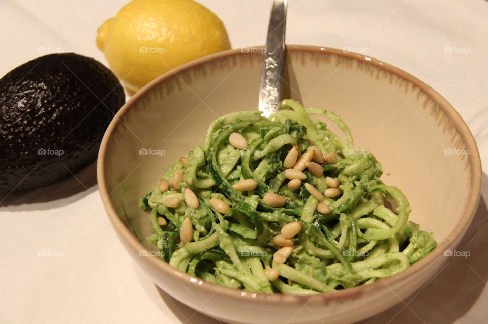 Zucchini pasta with avocado lemon pesto