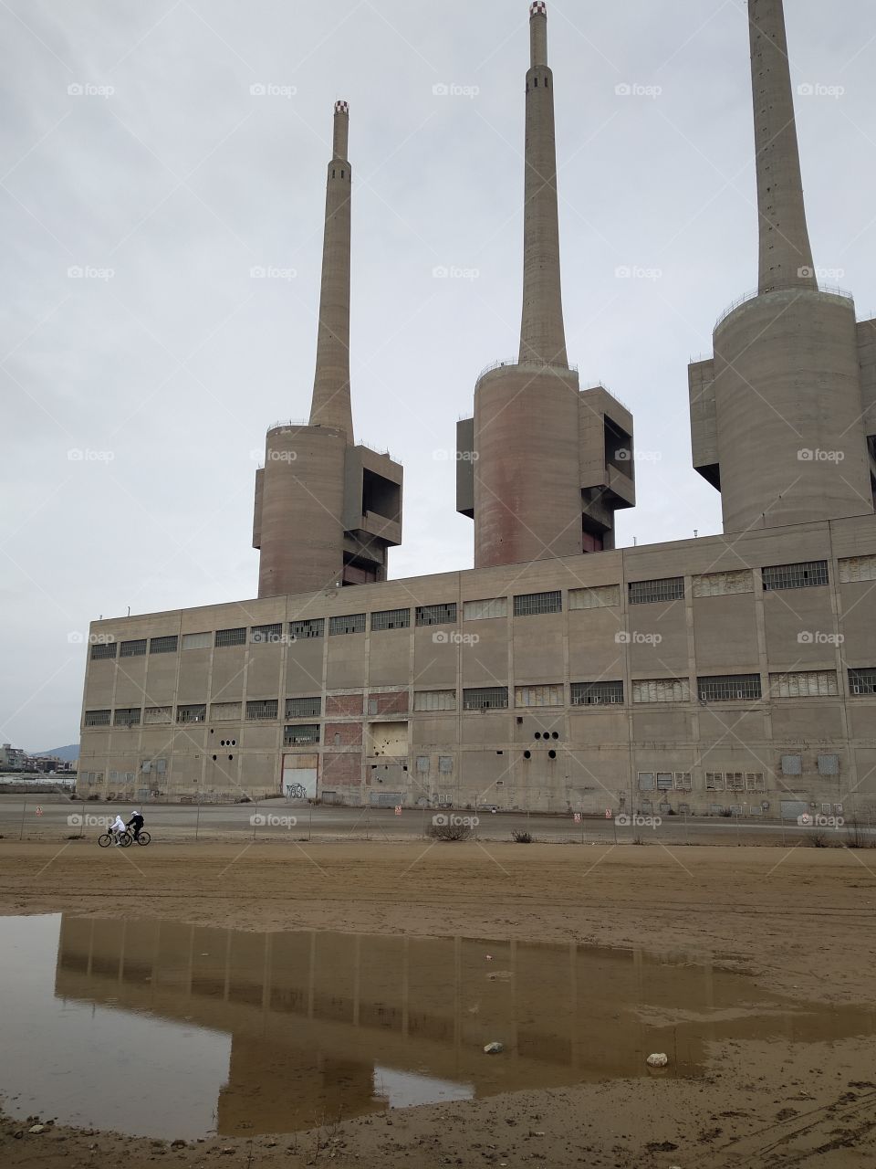 3 chimeneas y reflejo